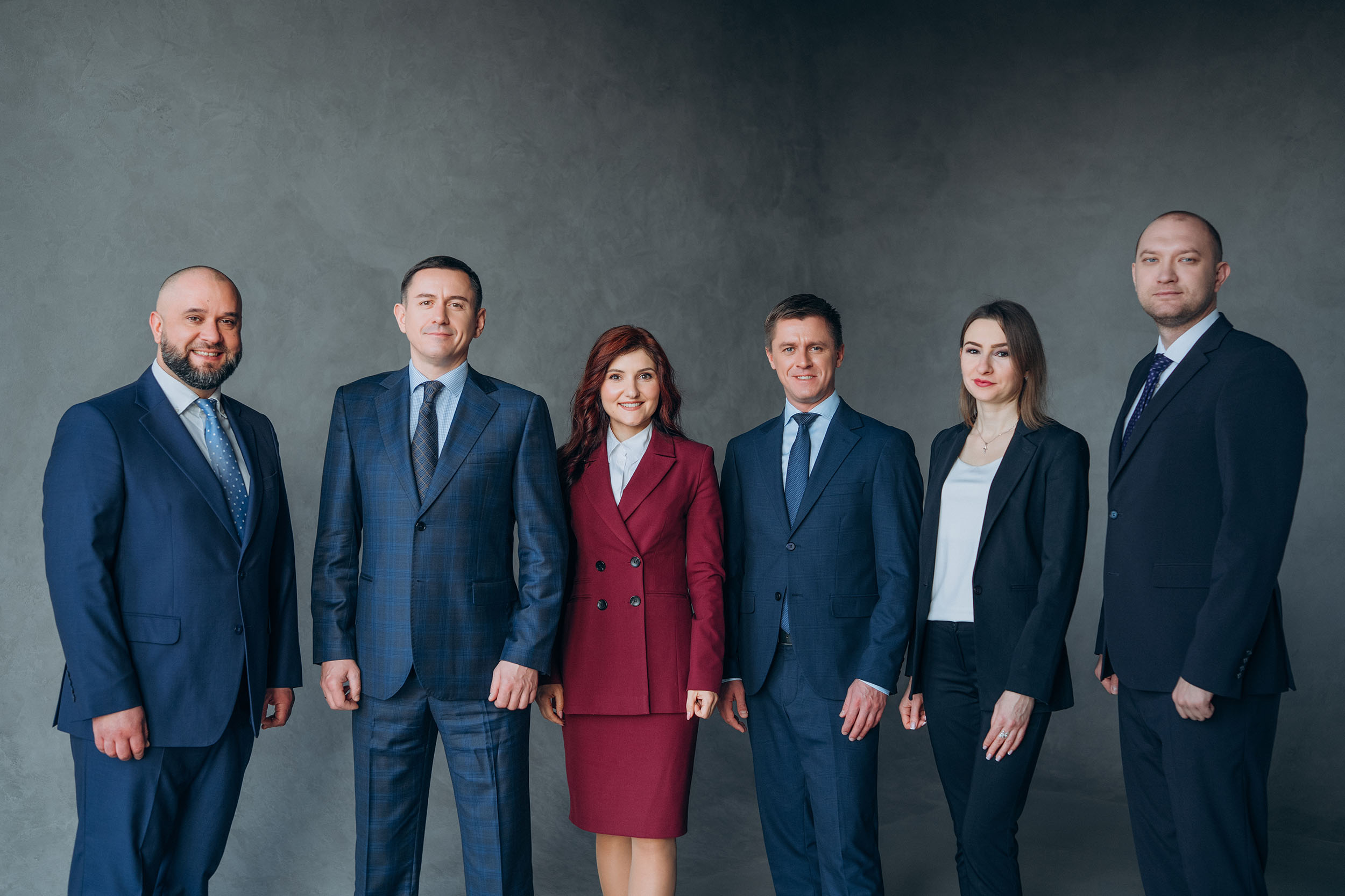 We combine deep expertise with an unconventional approach to solving the most complex challenges.